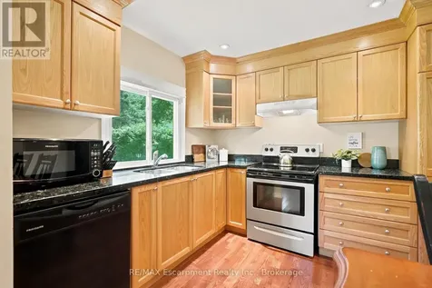 16 Hiawatha Road Tiny ON L9M 0B1