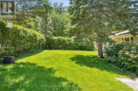 16 Hiawatha Road Tiny ON L9M 0B1