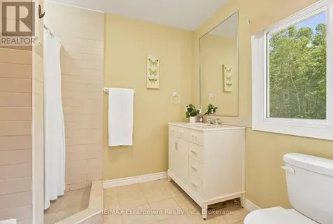 16 Hiawatha Road Tiny ON L9M 0B1