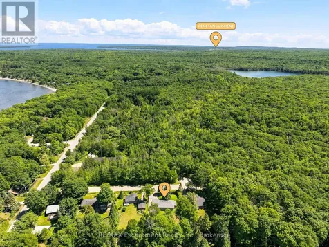 16 Hiawatha Road Tiny ON L9M 0B1