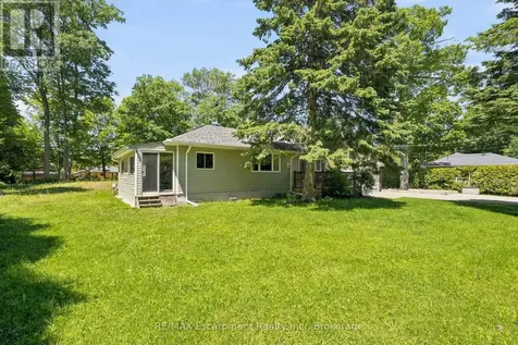 16 Hiawatha Road Tiny ON L9M 0B1