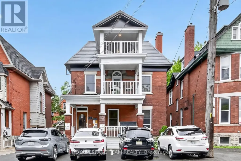 64 Delaware Avenue Ottawa ON K2P 0Z3