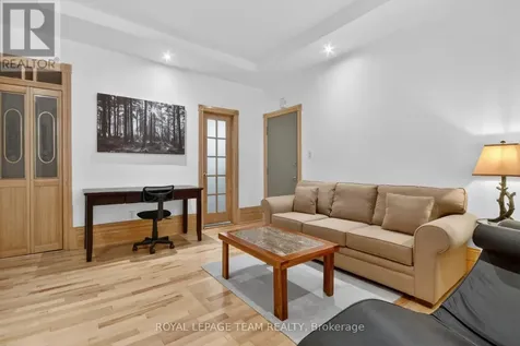 64 Delaware Avenue Ottawa ON K2P 0Z3
