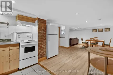 64 Delaware Avenue Ottawa ON K2P 0Z3