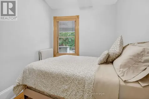 64 Delaware Avenue Ottawa ON K2P 0Z3