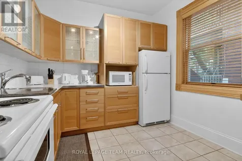 64 Delaware Avenue Ottawa ON K2P 0Z3