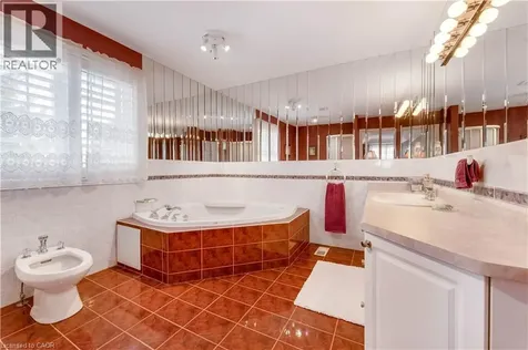 60 Chandos Drive Kitchener ON N2A 3C2