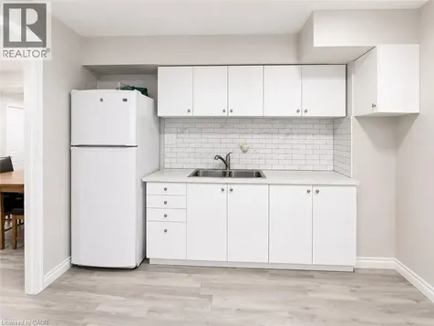 212 Colton Circle Kitchener ON N2A 4K2