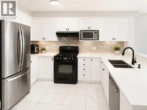 212 Colton Circle Kitchener ON N2A 4K2