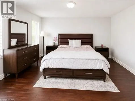 212 Colton Circle Kitchener ON N2A 4K2