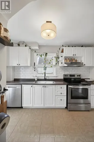 344 Richelieu Avenue Ottawa ON K1L 6J9