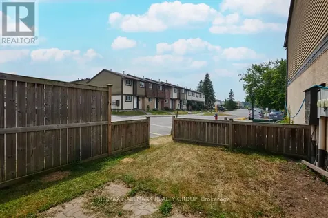 2772 Pimlico Crescent Ottawa ON K1T 2A8