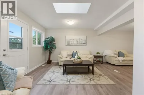 9 Larkspur Lane Paris ON N3L 3P2
