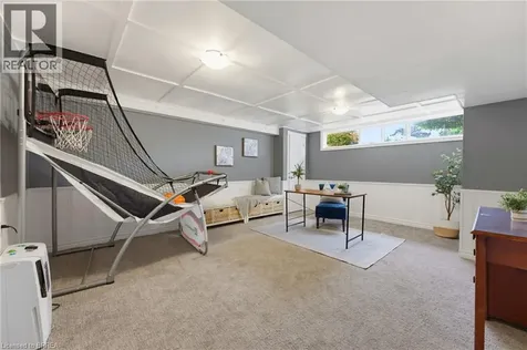 9 Larkspur Lane Paris ON N3L 3P2