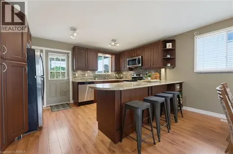 9 Larkspur Lane Paris ON N3L 3P2