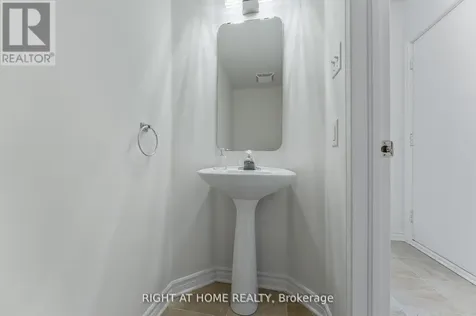 104 B Craig Henry Drive Ottawa ON K2G 6L8