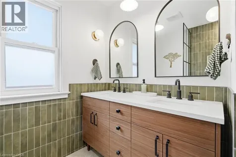 37 Connaught Avenue South Hamilton ON L8M 3C3