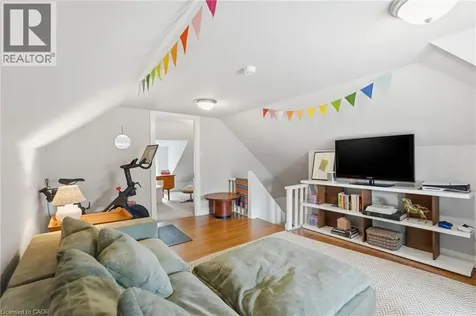 37 Connaught Avenue South Hamilton ON L8M 3C3