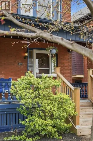37 Connaught Avenue South Hamilton ON L8M 3C3