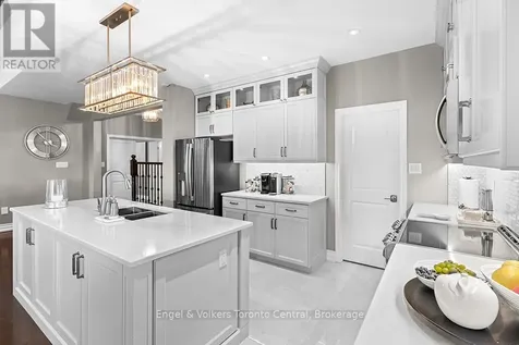 42 Silver Crescent Collingwood ON L9Y 0E9