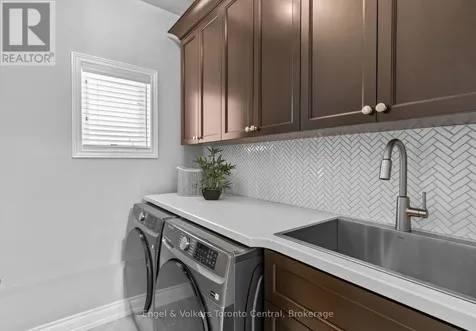 42 Silver Crescent Collingwood ON L9Y 0E9