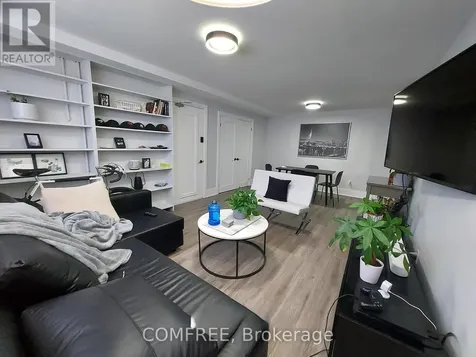 32 St Francis Street Ottawa ON K1Y 1W5