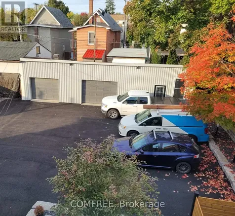 32 St Francis Street Ottawa ON K1Y 1W5