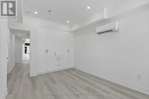 587 Oakwood Avenue Toronto (oakwood Village) ON M6E 2X8