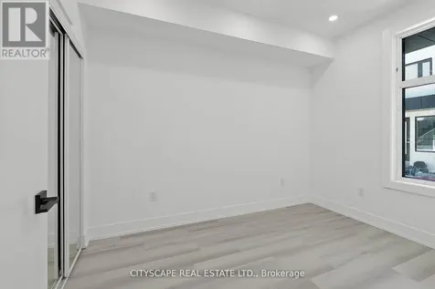 587 Oakwood Avenue Toronto (oakwood Village) ON M6E 2X8