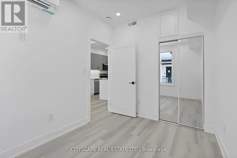 587 Oakwood Avenue Toronto (oakwood Village) ON M6E 2X8