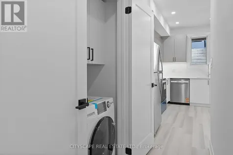587 Oakwood Avenue Toronto (oakwood Village) ON M6E 2X8