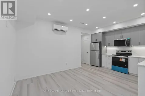 587 Oakwood Avenue Toronto (oakwood Village) ON M6E 2X8