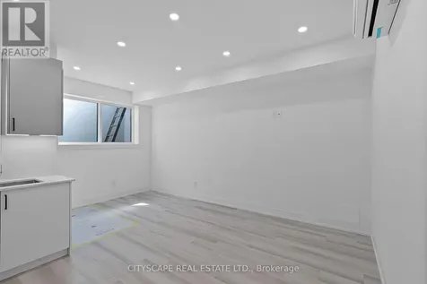 587 Oakwood Avenue Toronto (oakwood Village) ON M6E 2X8
