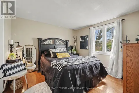 1497 Blackheath Street Ottawa ON K1E 1K6