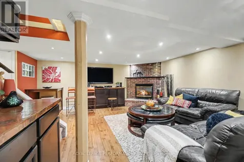1497 Blackheath Street Ottawa ON K1E 1K6