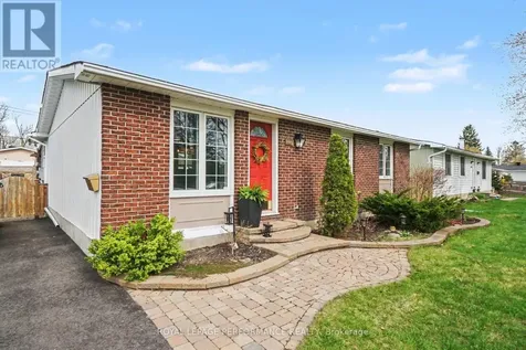 1497 Blackheath Street Ottawa ON K1E 1K6