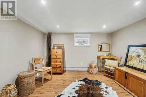 1497 Blackheath Street Ottawa ON K1E 1K6
