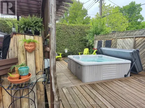 1497 Blackheath Street Ottawa ON K1E 1K6