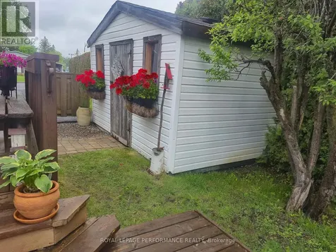 1497 Blackheath Street Ottawa ON K1E 1K6