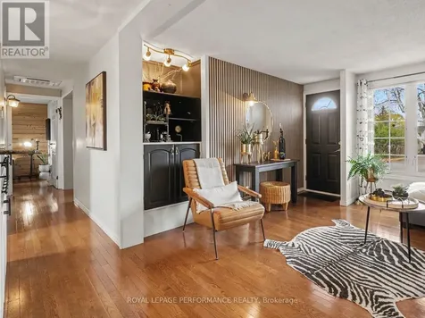1497 Blackheath Street Ottawa ON K1E 1K6