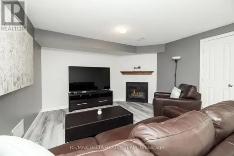 616 Spikemoss Place Ottawa ON K4A 0C9