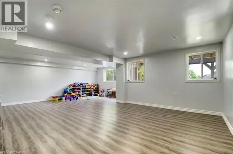 264 Vincent Drive Ayr ON N0B 1E0