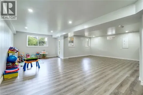 264 Vincent Drive Ayr ON N0B 1E0