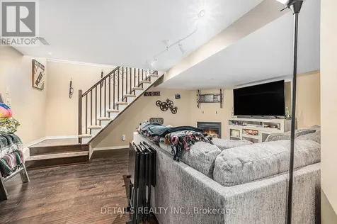 107 Lochnaw Private Ottawa ON K2J 0Z5