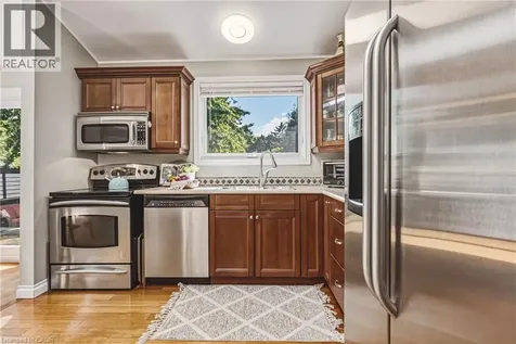 742 Francis Road Burlington ON L7T 4A3