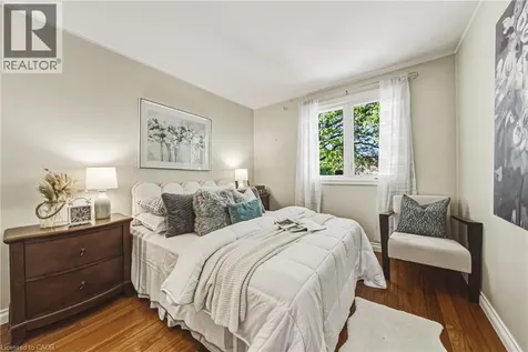 742 Francis Road Burlington ON L7T 4A3