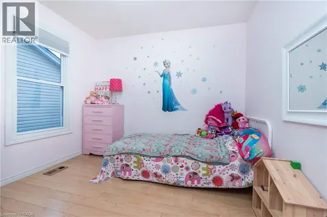 26 Winding Woods Crescent London ON N6G 3G5