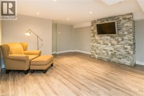 26 Winding Woods Crescent London ON N6G 3G5