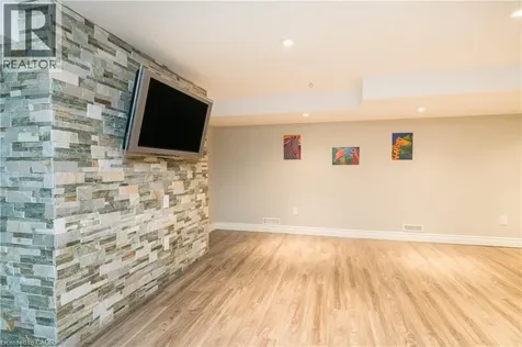 26 Winding Woods Crescent London ON N6G 3G5