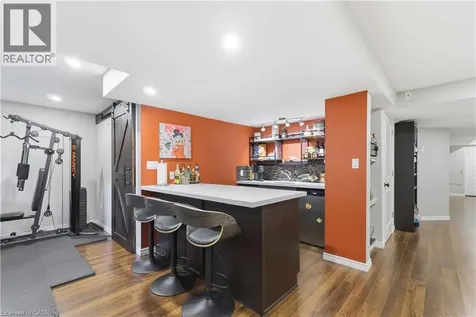 212 Chartwell Circle Hamilton ON L9A 0B6